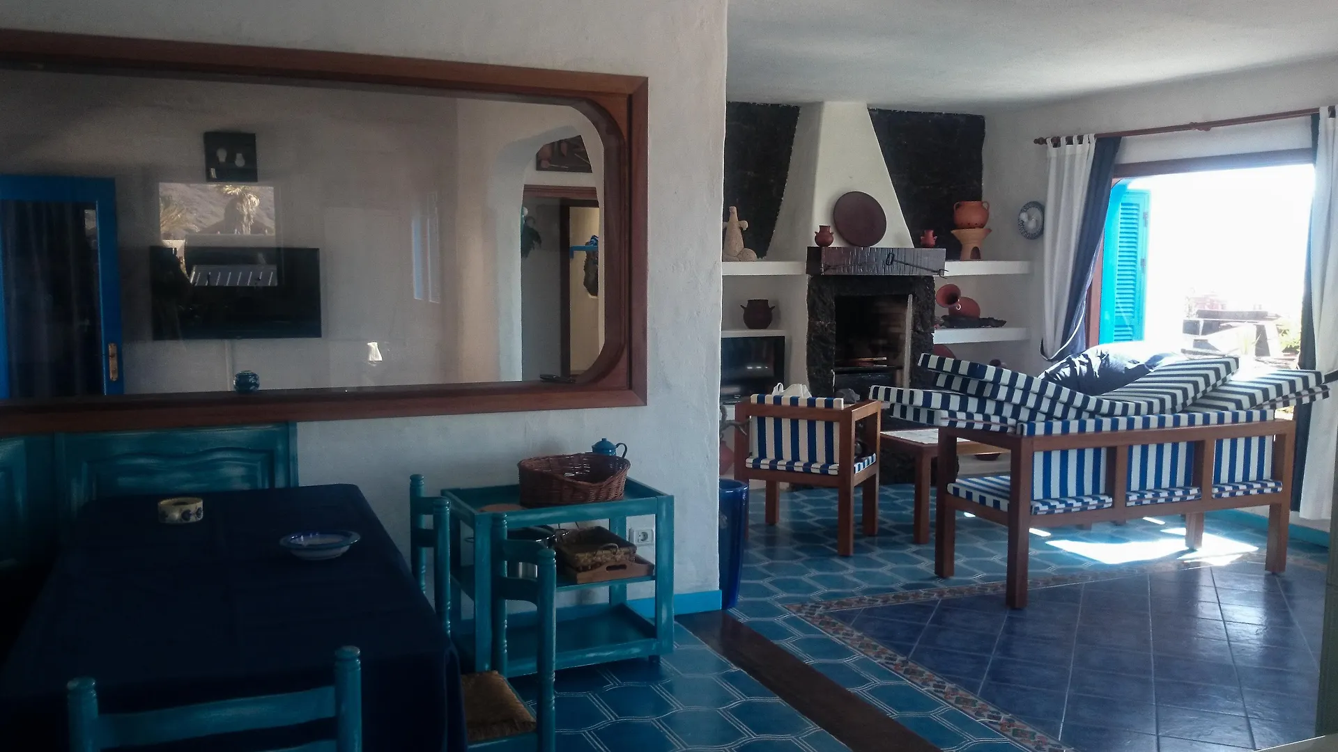 Villa Juan Frontera 0*,