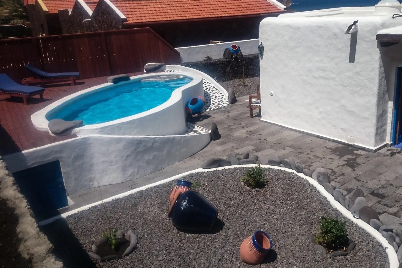Villa Juan Frontera 0*,